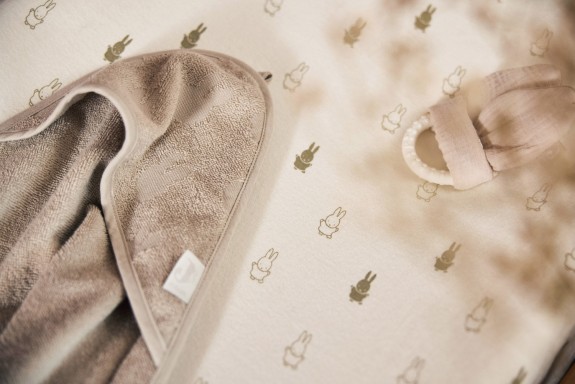 Jollein - Aankleedkussenhoes Happy Miffy - Olive Green