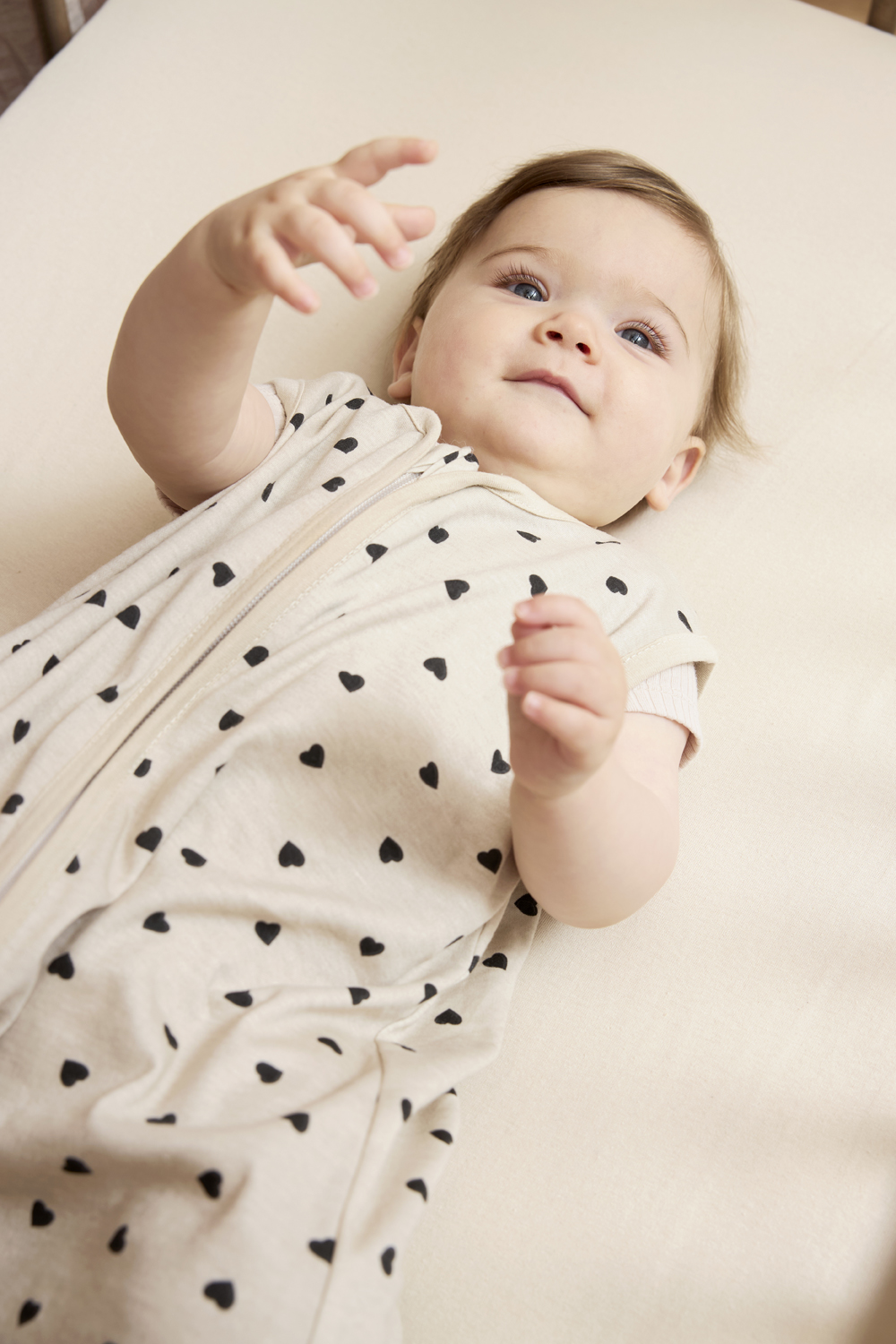 Zomerslaapzak voor Baby Sweet Heart - Soft Sand/Black -