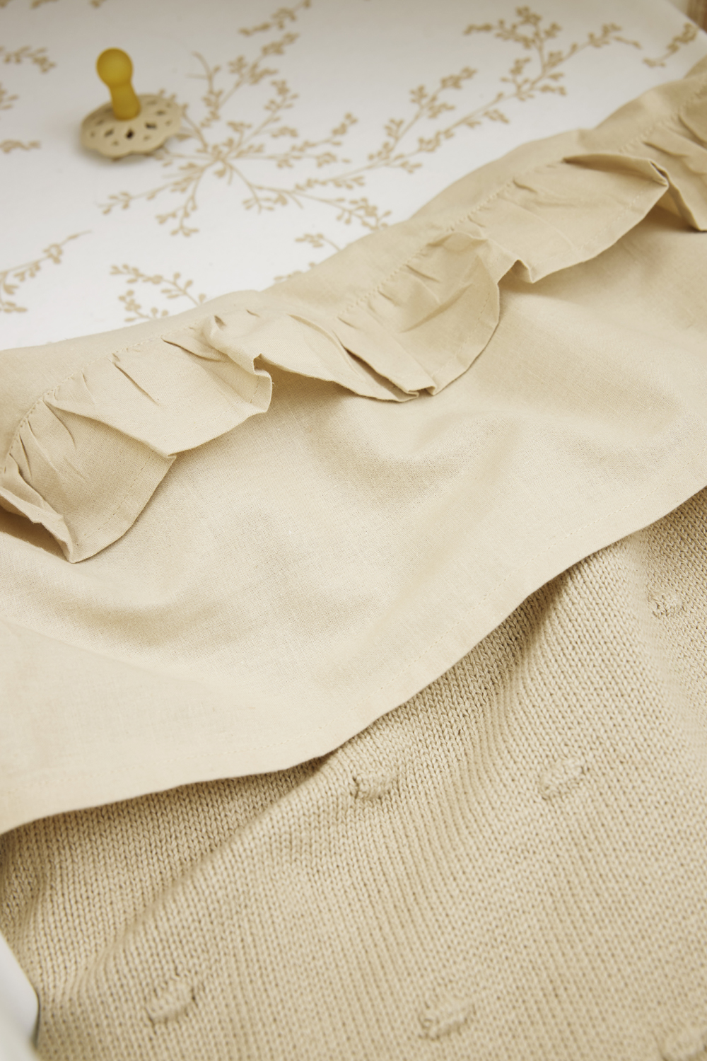 Wieglaken Ruffle - Sand - 75x100cm - afbeelding 5