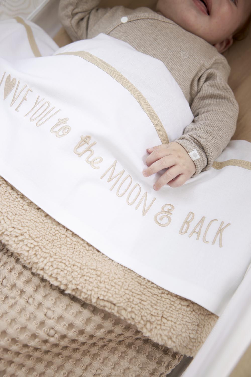 Love you to the moon & back Ledikant Laken - Sand - 100x - afbeelding 5