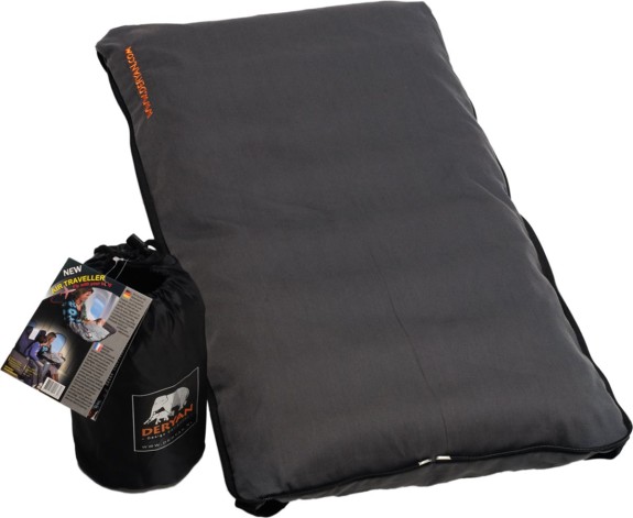 Deryan Air-traveller