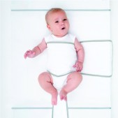 Snoozzz - Slaapwikkel Travel - Baby Slaaphulp voorkomt b